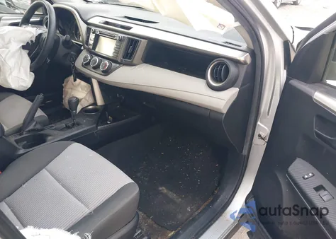 2015 Toyota Rav4 Le z USA, uszkodzony, nr VIN JTMZFREV8FD057319